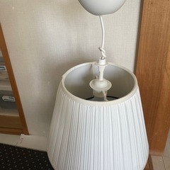 IKEA HEMMA ホワイト ペンダントライトの画像