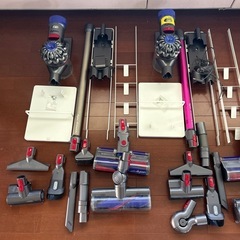 ダイソン コードレスクリーナー 動作未確認 3台セット スタンド付きの画像