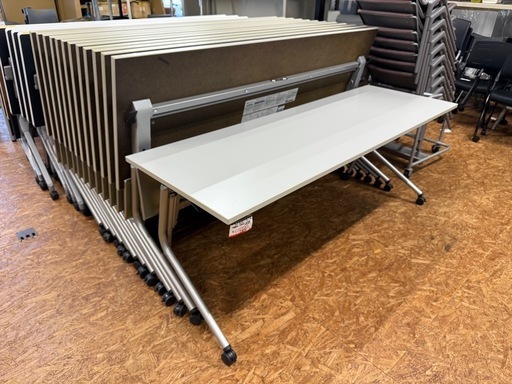 在庫あり　フォールディングテーブル　オカムラ　幅180 奥60 高さ70cm