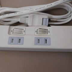 LETSのUSB付ACタップ「LETP2UA2W2」USBポート付きAC電源タップの画像