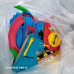 プラレール　レールなど　2袋まとめて　バラ売りは不可の画像