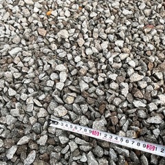 砕石 5号 グレー 砂利 土嚢袋 1袋 ガーデニング 駐車場 防犯砂利 砂利敷きの画像