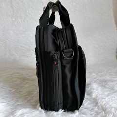 VICTORINOX ヴィクトリノックス ビジネスバッグ 大容量の画像