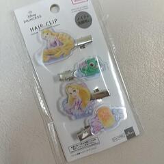 女の子用バックと髪どめの画像