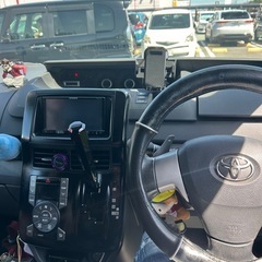 ノアZRR70Ｗ(フロントグリル黒塗装)の画像