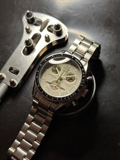 Omega Speedmaster Moonswatch Saturn