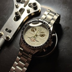 Omega Speedmaster Moonswatch Saturnの画像
