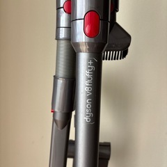 dyson v8fluffy+掃除機の画像