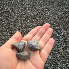 砕石 5号 ブルー 系 砂利 土嚢袋 10袋 ガーデニング 駐車場 防犯砂利の画像