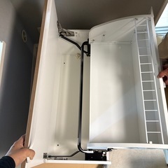 TOTO昇降吊り戸棚の画像