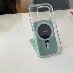 iPhone15Pro　スマフォケース 便利なスタンド付き　の画像