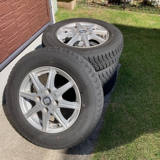 スタッドレスタイヤ