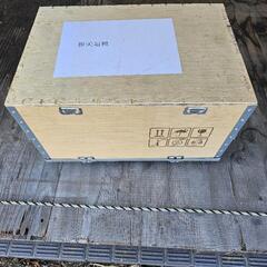 木箱　輸送箱　ゴミ箱、工具箱、ガーデニング物置にの画像