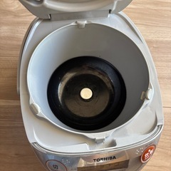 TOSHIBA 炊飯器の画像