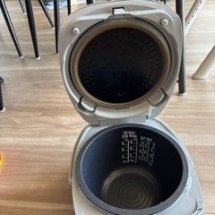 TOSHIBA 炊飯器の画像