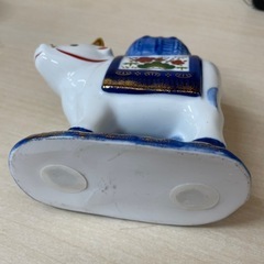 瀬戸焼染錦招福丑の陶器の置物（福俵・大）【牛、うし、ウシ/干支/インテリア/正月/縁起物】の画像