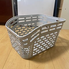 自転車後ろカゴの画像