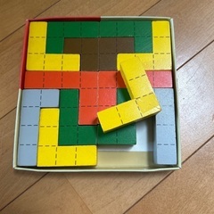 知育玩具　木のおもちゃ他いろいろおまけ付きの画像