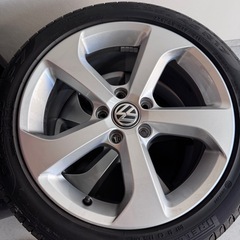 VW ゴルフ7.5GTI純正225/45 R17 PIRELLIバリ溝タイヤ20の画像