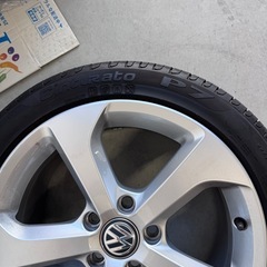 VW ゴルフ7.5GTI純正225/45 R17 PIRELLIバリ溝タイヤ20の画像