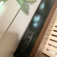 クイーンサイズ ベッドフレームの画像