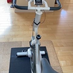 エクササイズ スピンバイクの画像