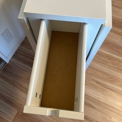 ダイニングテーブルの画像