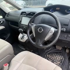日産 セレナの画像