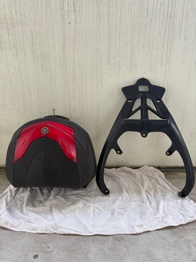 TMAX ３型、４型、純正キャリアBOX