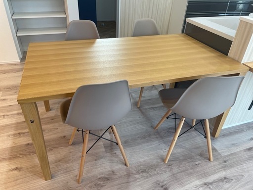 ダイニングテーブルお取り置き中