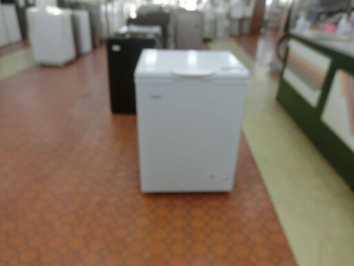 ID 668287　上開き冷凍庫ハイアール　142L　２０２５年製　庫内黒ズミあり　JF-CW14A