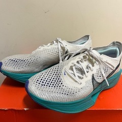 ナイキ ズームX ヴェイパーフライ3【美品】中古100km 26.0㎝
の画像