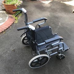 投稿1時間でお取引き終了❗️早い者勝ち　車椅子の画像