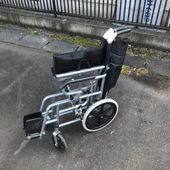 投稿1時間でお取引き終了❗️早い者勝ち　車椅子の画像