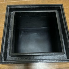 黒　木箱の画像