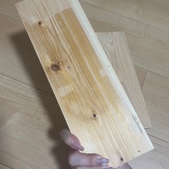 木材端材2枚セット DIY 棚や段差の取り付けに！の画像