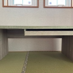 パソコンデスクの画像