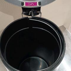 0906-143 ペダル式ゴミ箱の画像
