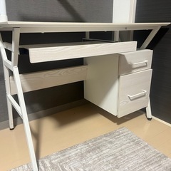 美品　デスク　机　
ホワイトデスク オフィスデスク　島忠の画像