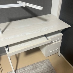 美品　デスク　机　
ホワイトデスク オフィスデスク　島忠の画像