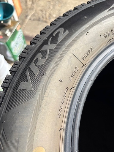 BRIDGESTONE VRX2 ブリヂストン　スタッドレス　175/70R14 6分山程度
