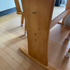 ダイニングテーブルの画像
