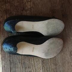 黒パンプス 22cmの画像