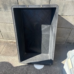 【取引中】メダカを飼育していたトロ舟と石の画像