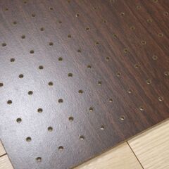 インテリア有孔ボード　パンチングボード　30cm×60cm　ブラウン/ブラック　リバーシブルの画像