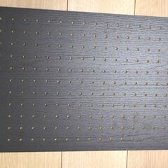 インテリア有孔ボード　パンチングボード　30cm×60cm　ブラウン/ブラック　リバーシブルの画像