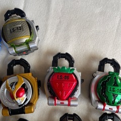 仮面ライダー鎧武ロックシード20点セット単品買い可能の画像