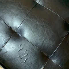 黒ソファーの画像