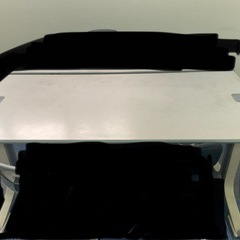 二人用デスクです　作業台などでも利用出来ますの画像