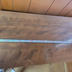 木製食器棚の画像